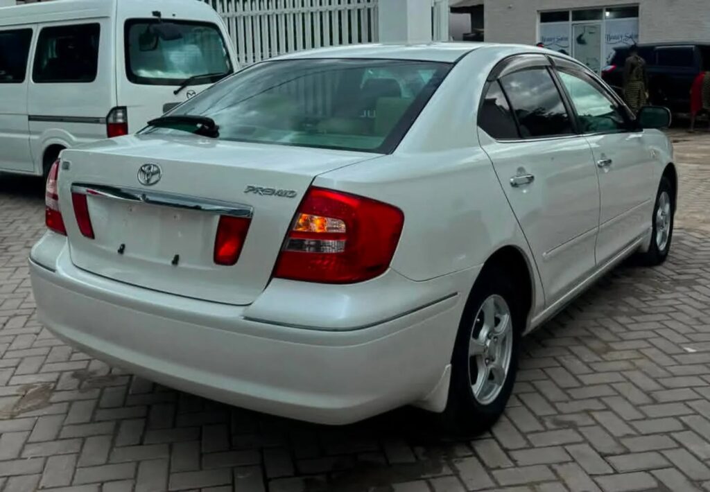 Magari Sokoni Toyota Premio ya Bei Poa 2006