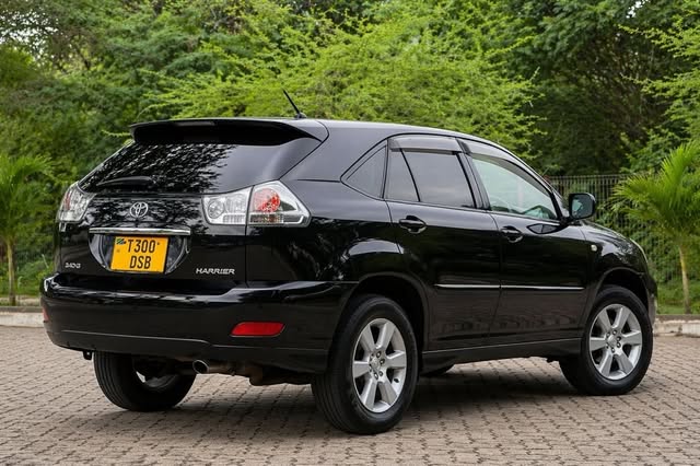 Magari Sokoni Toyota Harrier ya Bei Poa 2006