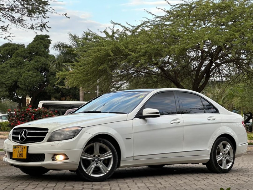 Benz C-Class bei poa sokoni Dar es Salaam Tanzania