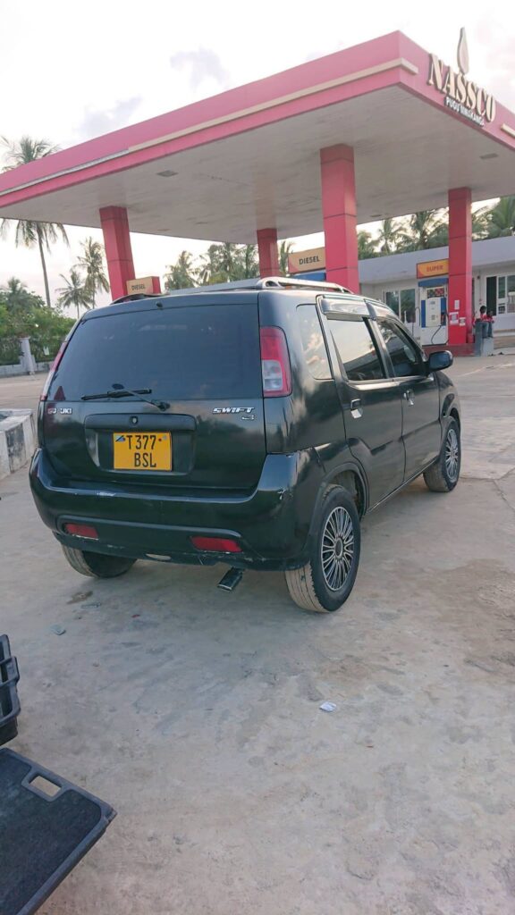 Magari Swift 2003 lipo Dar es Salaam