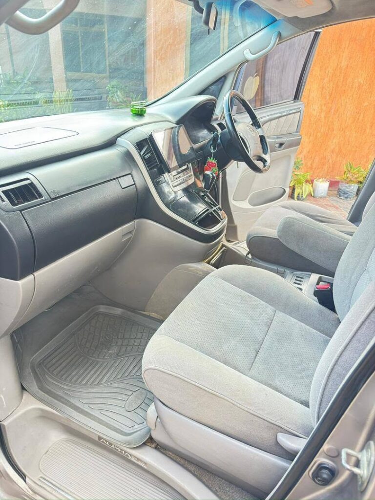 Toyota Alphard bei poa sokoni Dar es Salaam Tanzania