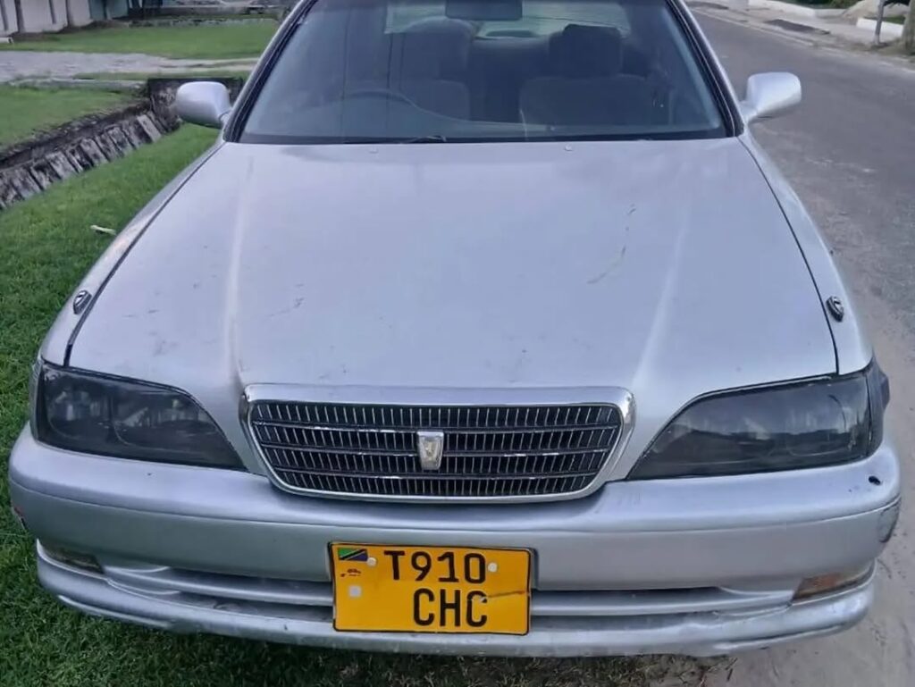 Toyota Chaser bei poa sokoni Dar es Salaam Tanzania