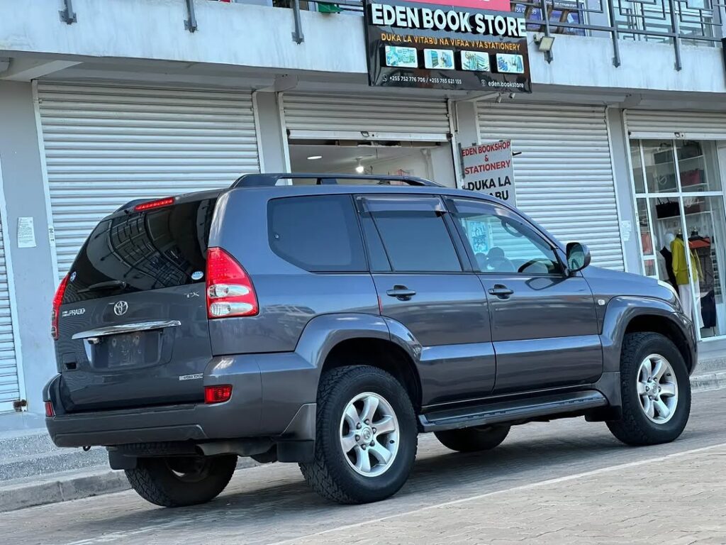 Magari Land Cruiser Prado 2006 lipo Dar es Salaam