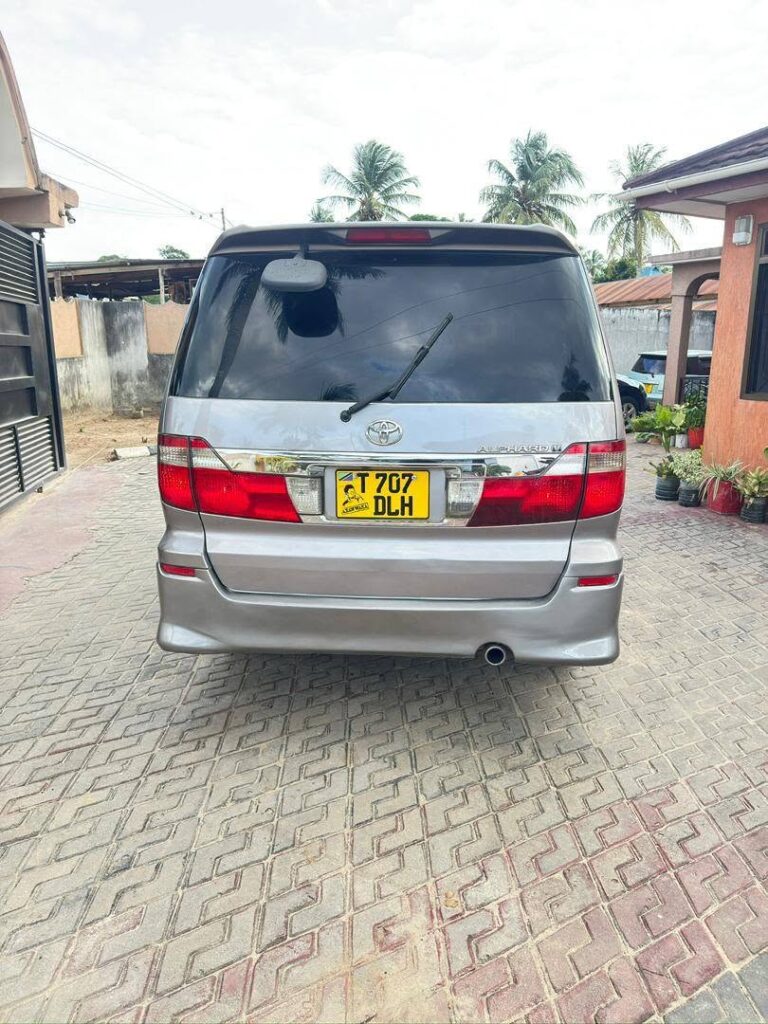 Magari Alphard 2006 lipo Dar es Salaam
