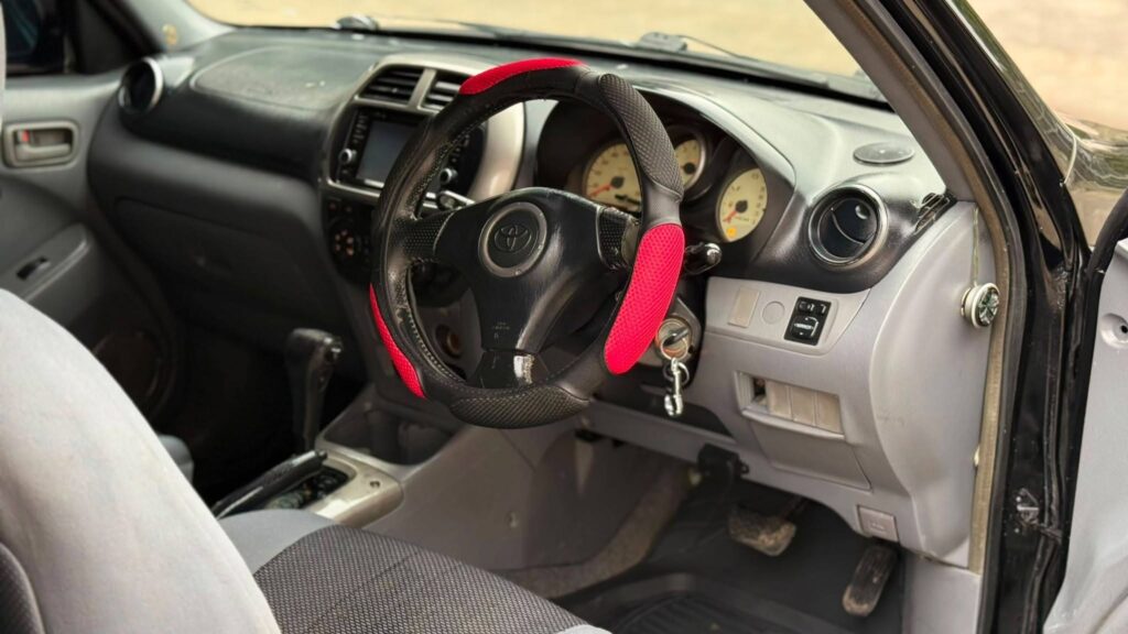 Magari Rav4 2002 lipo Dar es Salaam