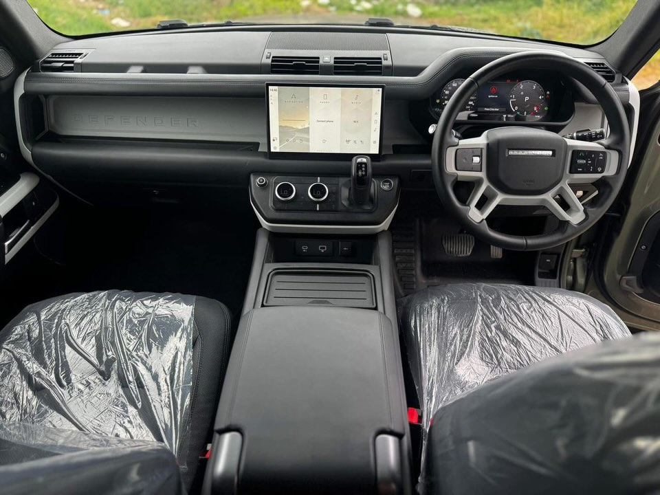 Magari Defender 2023 lipo Dar es Salaam