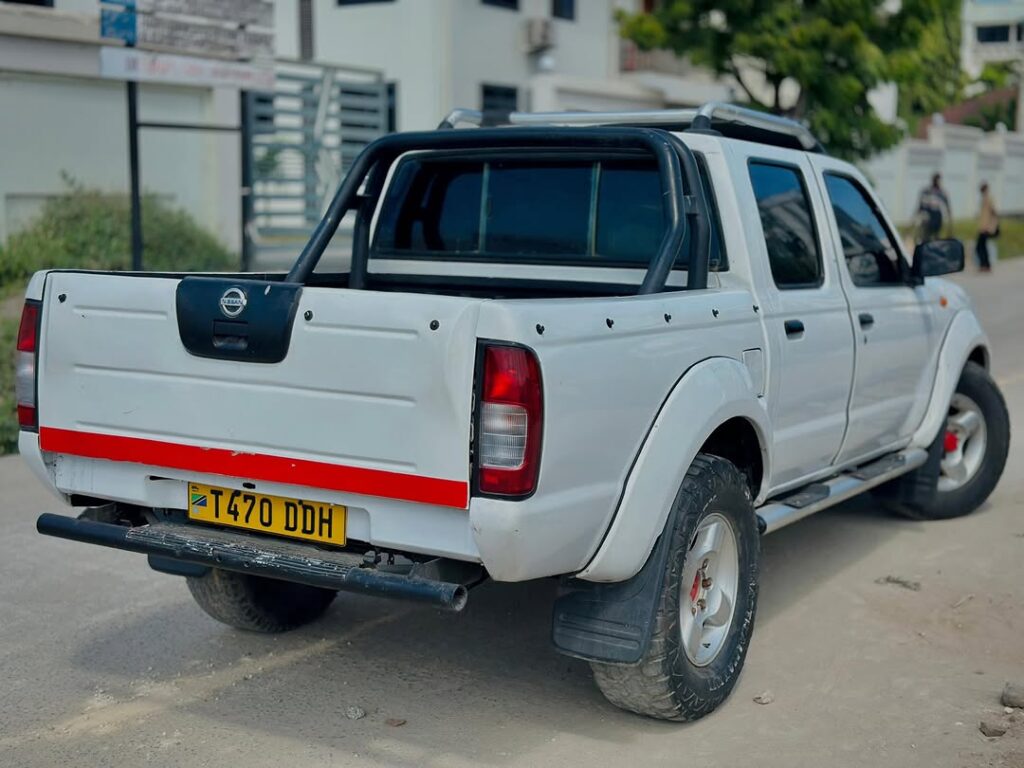 Nissan Pickup 2005 Inauzwa Dar es Salaam Tanzania