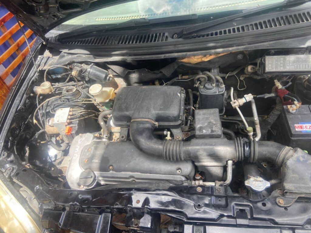 Magari Sokoni Suzuki Swift ya Bei Poa 2004
