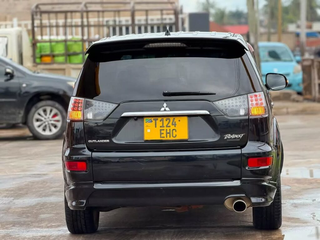 Buy Mitsubishi Outlander 2011 for Sale in Dar es Salaam