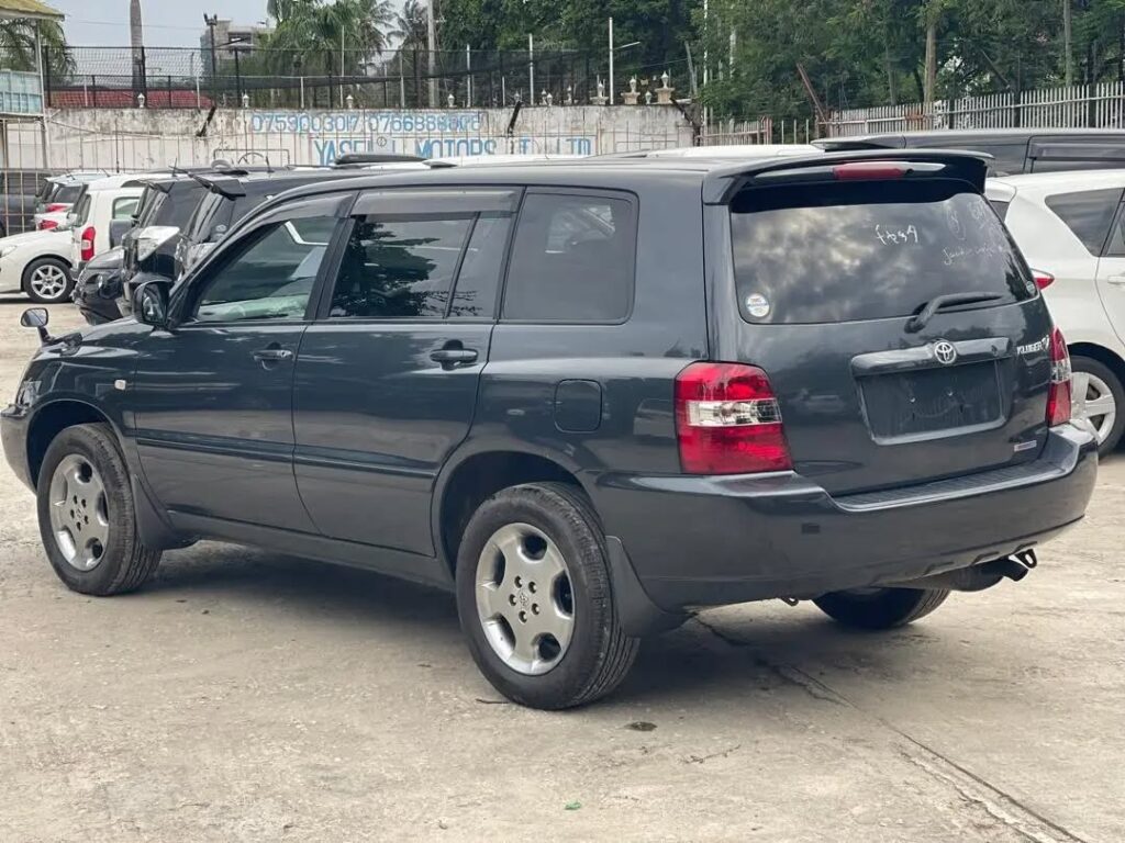 Toyota Kluger 2003 Inauzwa Dar es Salaam Tanzania
