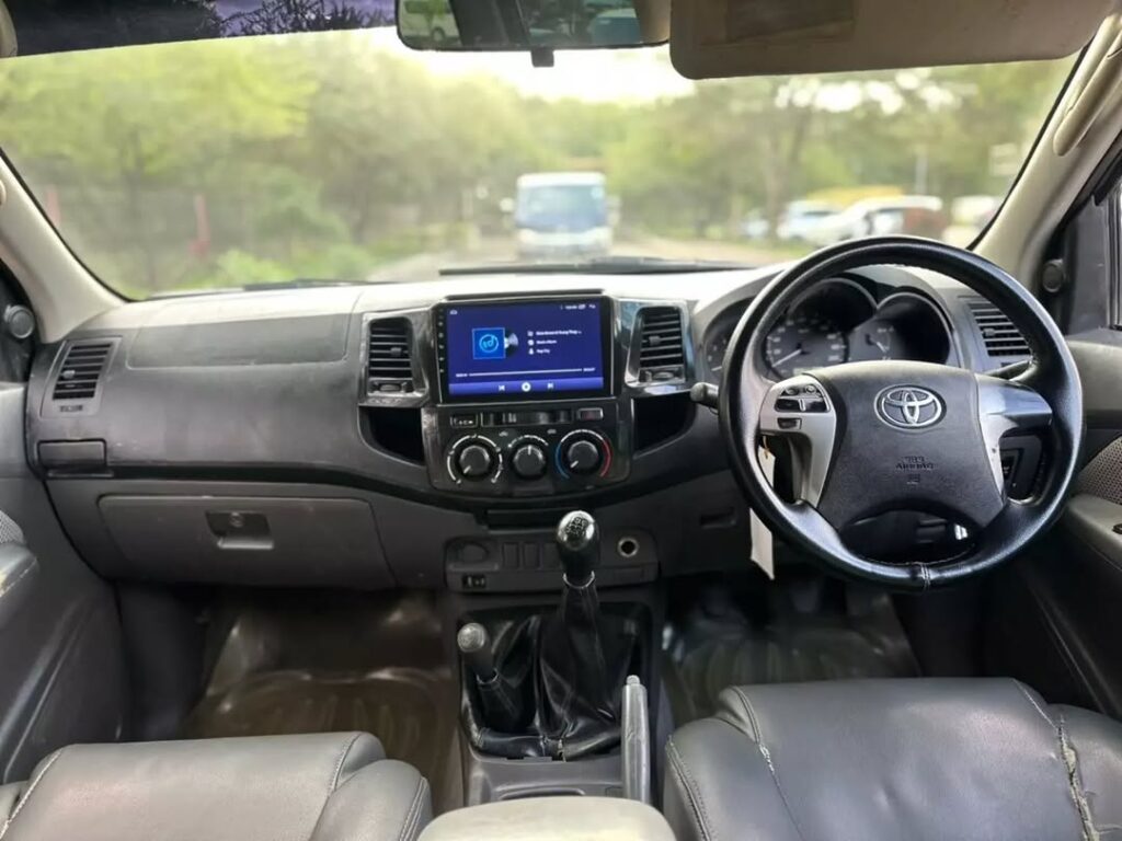 Magari Used Toyota Hilux 2015 Dar es Salaam Tanzania