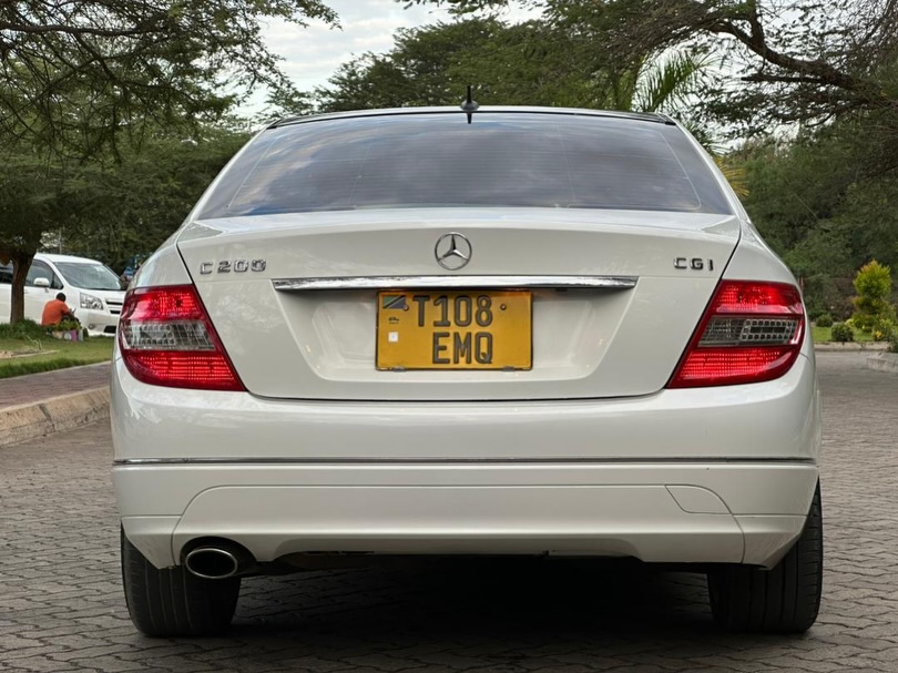Magari Sokoni Benz C-Class ya Bei Poa 2010