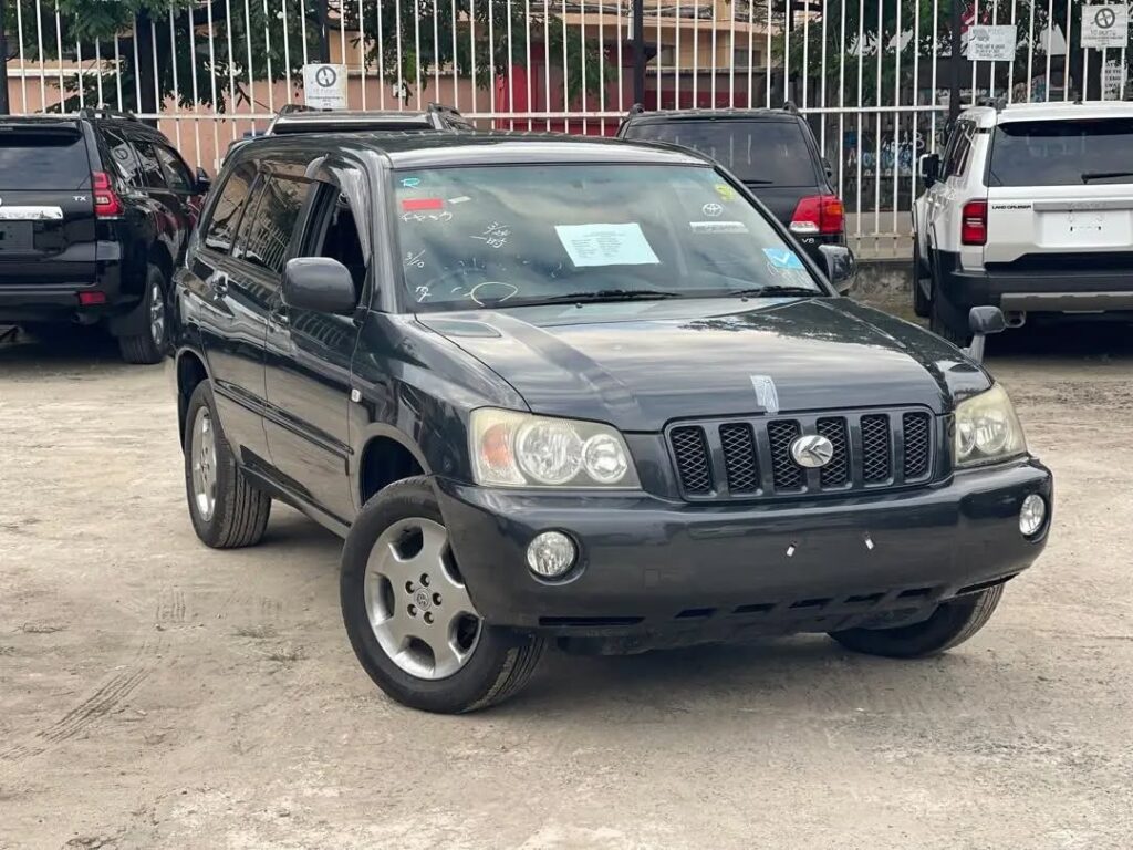 Magari Kluger 2003 lipo Dar es Salaam