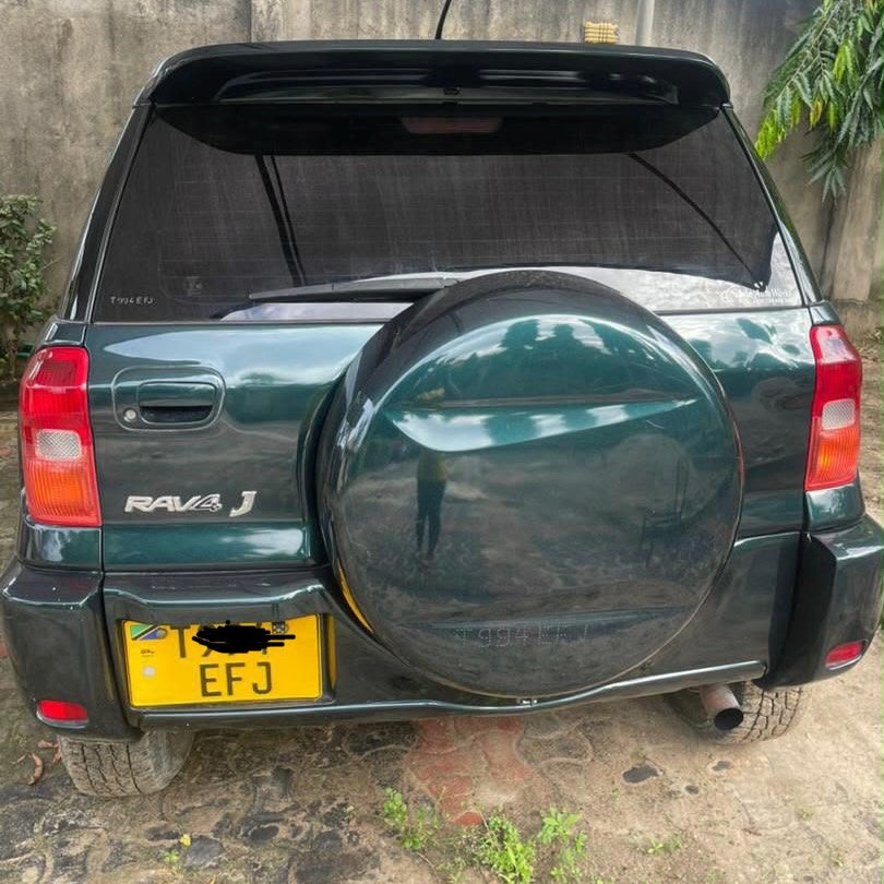 Magari Sokoni Toyota Rav4 ya Bei Poa 2003