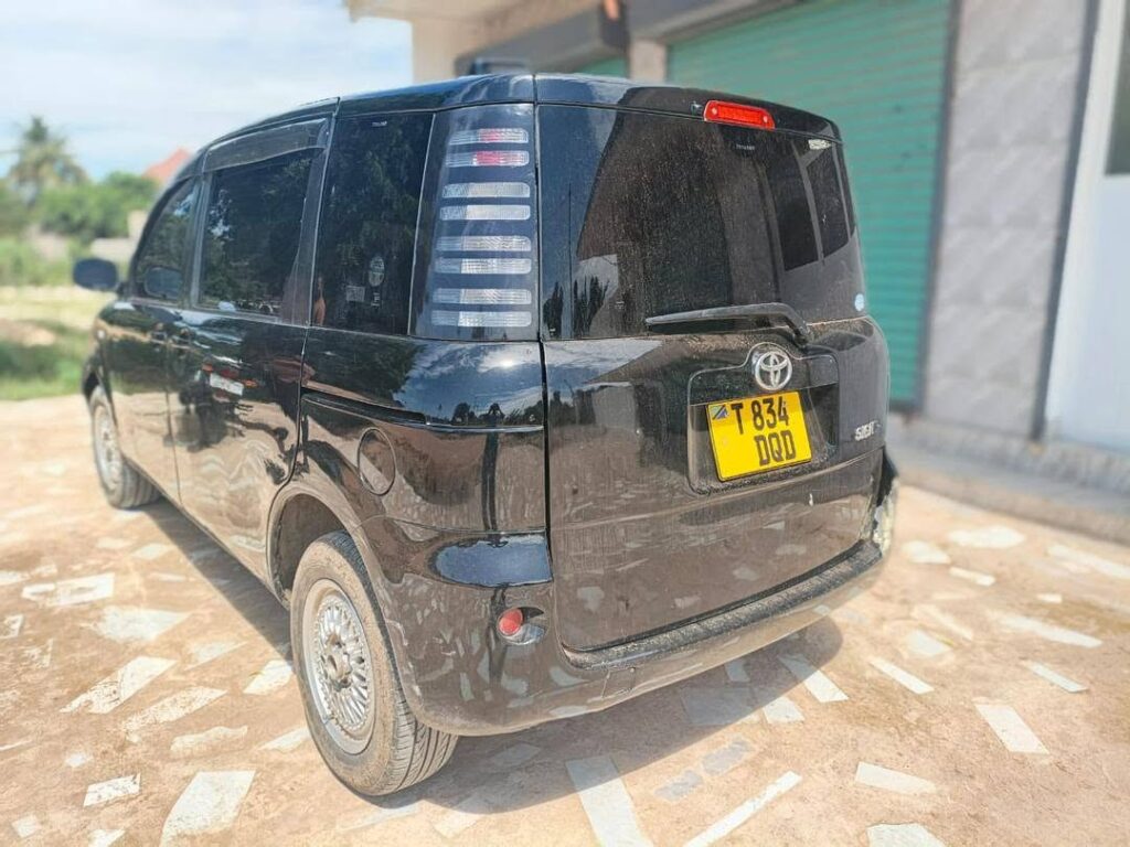 Price Toyota Sienta 2008 for Sale in Dar es Salaam