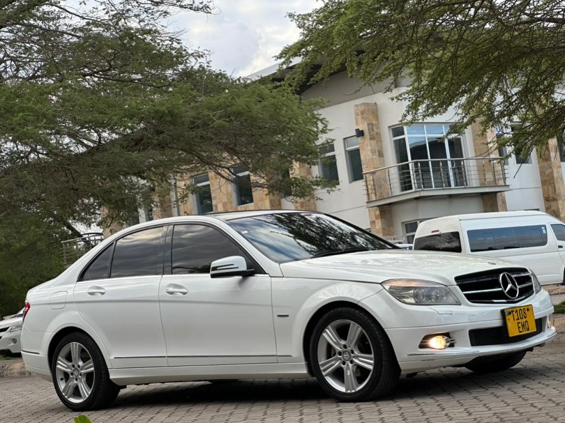 Bei ya Benz C-Class 2010 Sokoni Dar es Salaam Tanzania