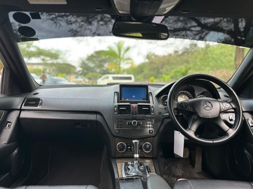 Magari C-Class 2010 lipo Dar es Salaam