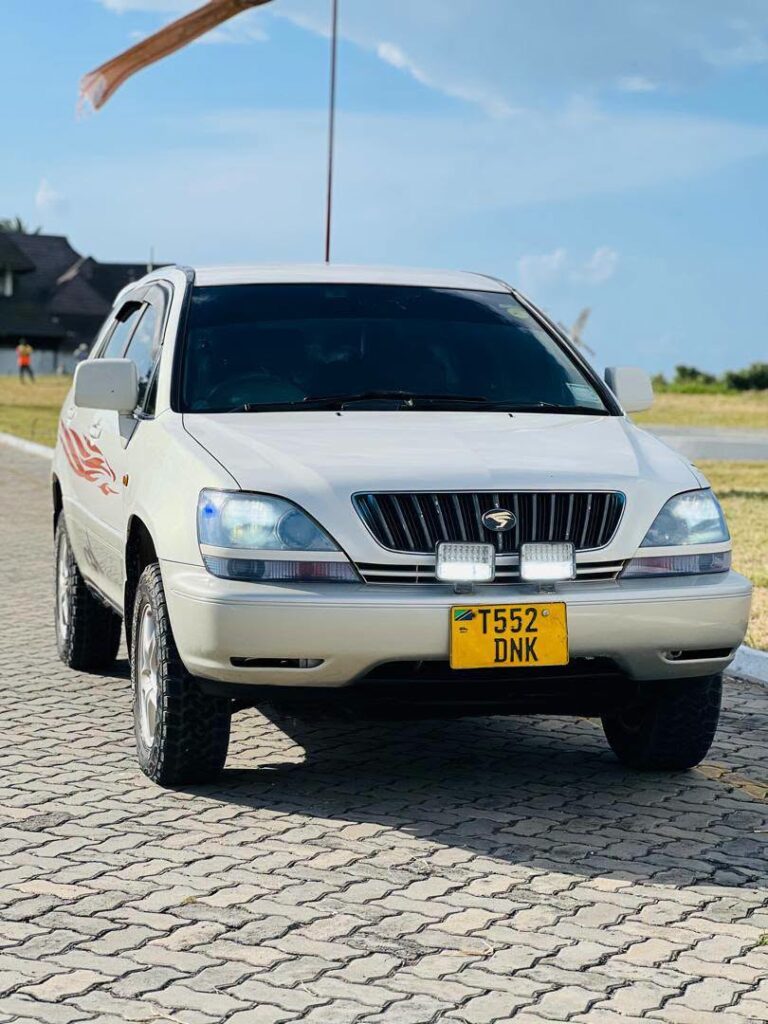 Price Of Toyota Harrier 2000 for Sale in Tanzania