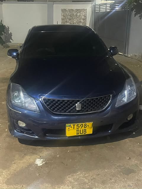 Magari Used Toyota Crown 2008 Dar es Salaam Tanzania