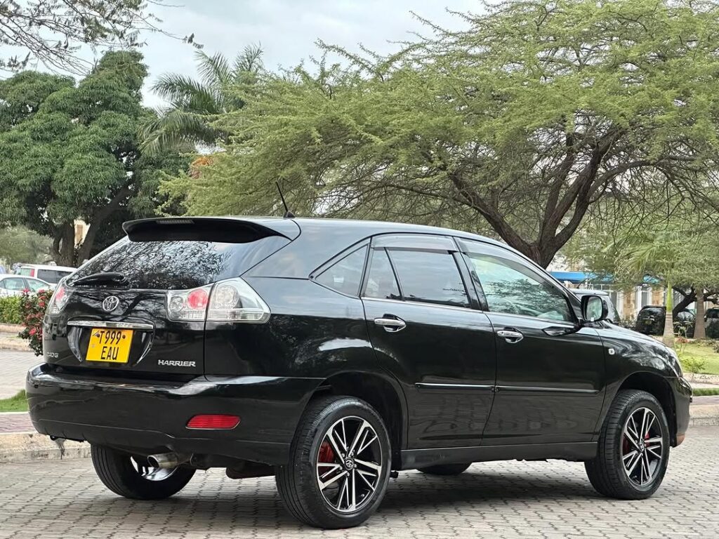 Toyota Harrier bei poa sokoni Dar es Salaam Tanzania