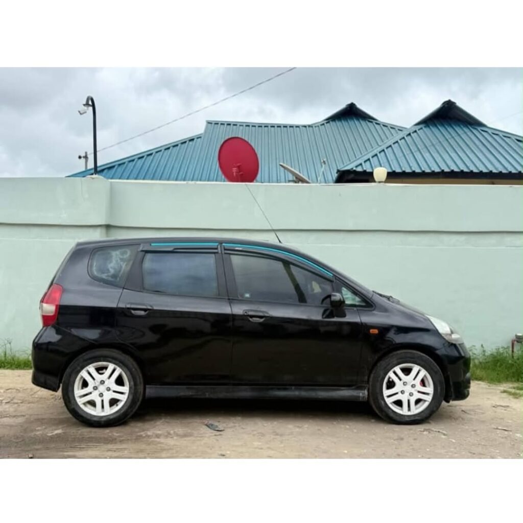 Magari Used Honda Fit 2005 Dar es Salaam Tanzania