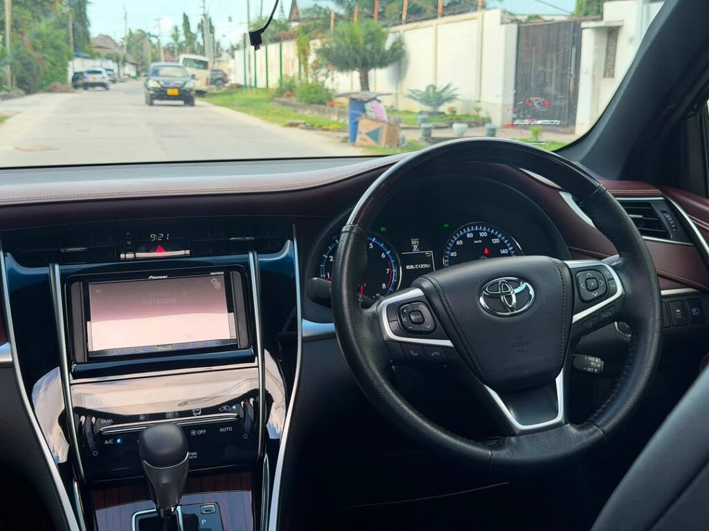For Sale Toyota Harrier 2016 in Dar es Salaam
