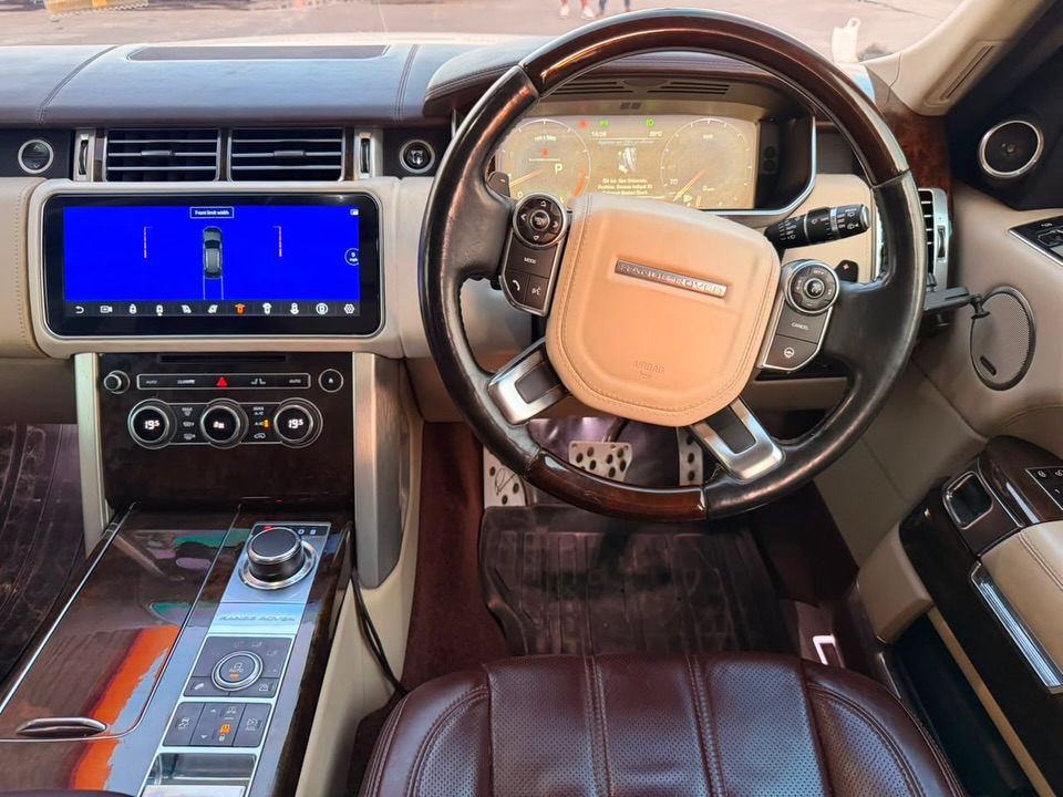 Land Rover Range Rover bei poa sokoni Dar es Salaam Tanzania