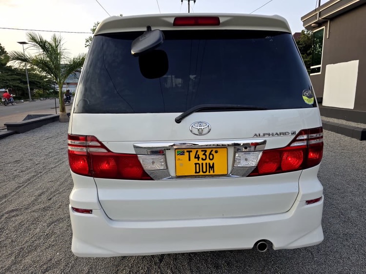 Toyota Alphard 2004 for Sale in Mwanza