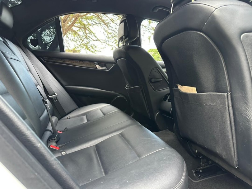 Magari C-Class 2010 lipo Dar es Salaam