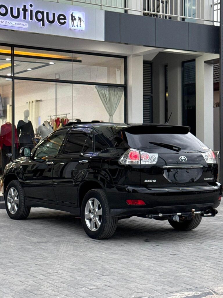 Toyota Harrier bei poa sokoni Dar es Salaam Tanzania
