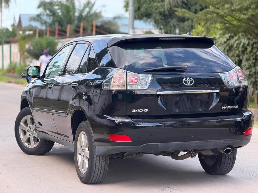 Magari Harrier 2007 lipo Dar es Salaam