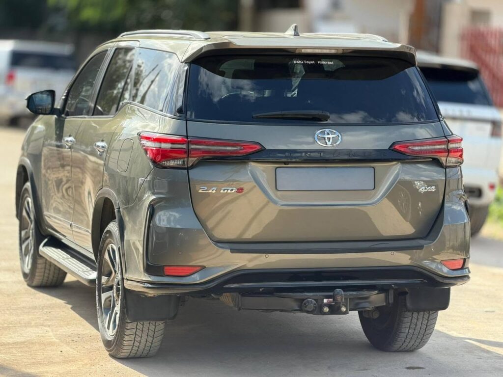 Toyota Fortuner bei poa sokoni Dar es Salaam Tanzania