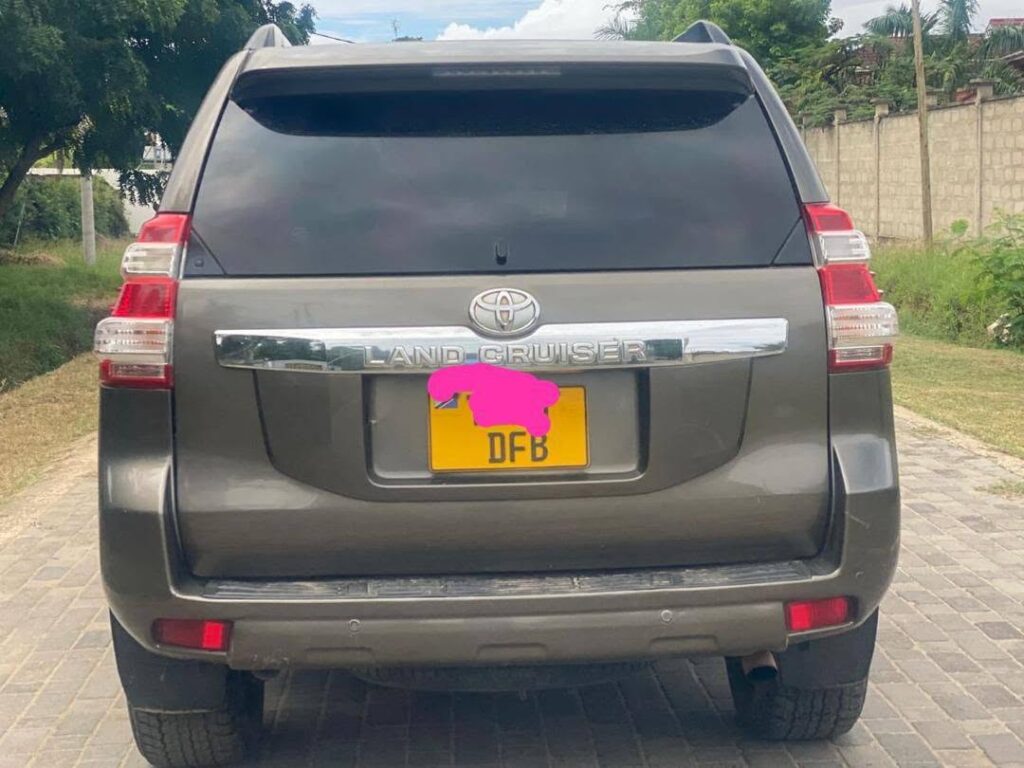 Toyota Land Cruiser Prado 2014 for Sale in Dar es Salaam