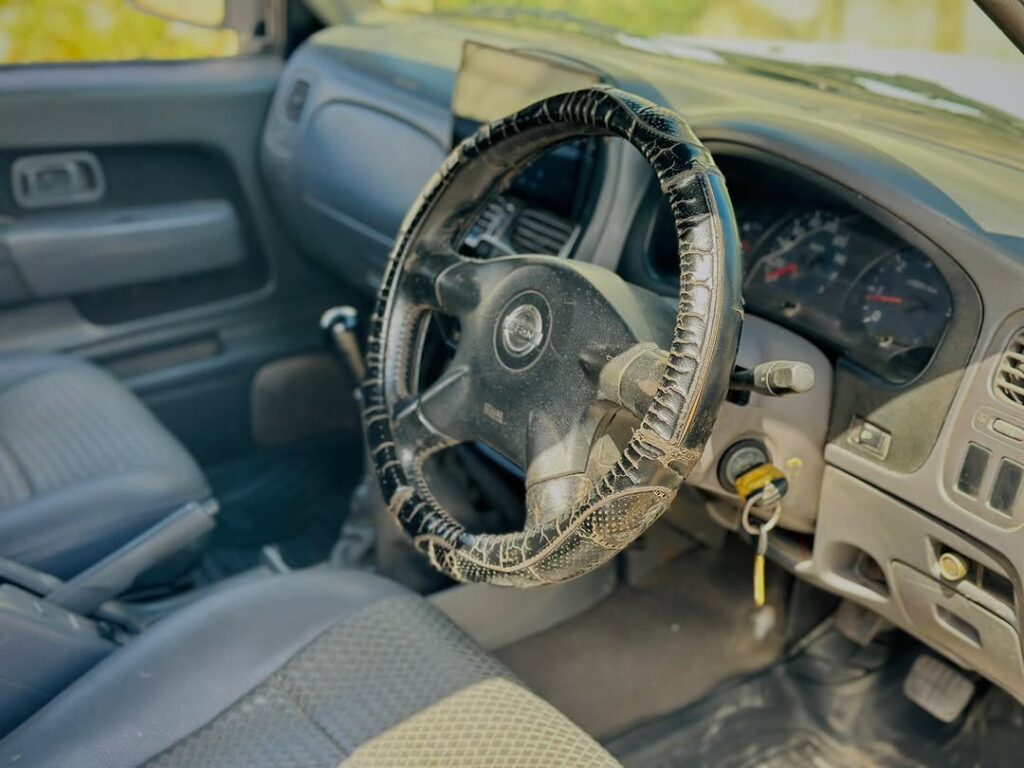 Magari Sokoni Nissan Pickup ya Bei Poa 2005