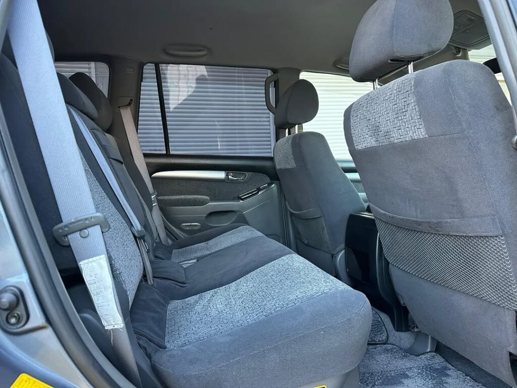 Toyota Land Cruiser Prado 2006 Inauzwa Dar es Salaam Tanzania