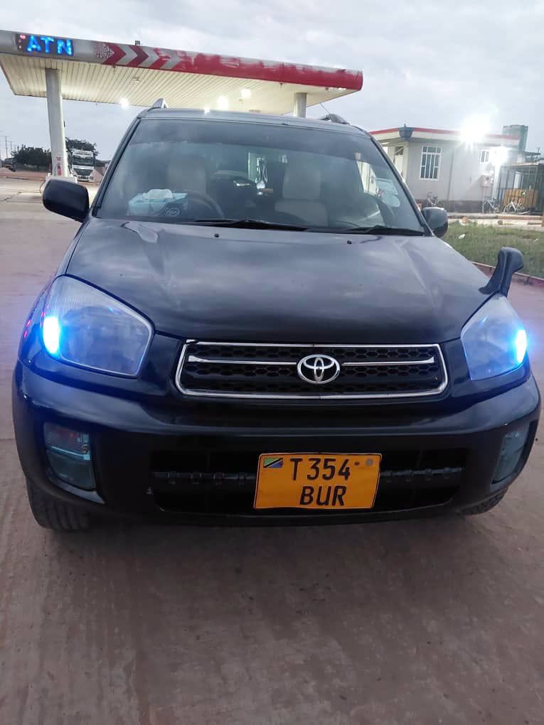Magari Sokoni Toyota Rav4 ya Bei Poa 2003