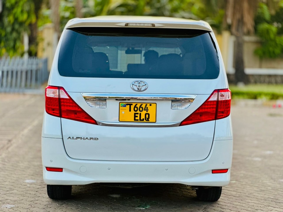 Toyota Alphard 2008 Inauzwa Mwanza Tanzania