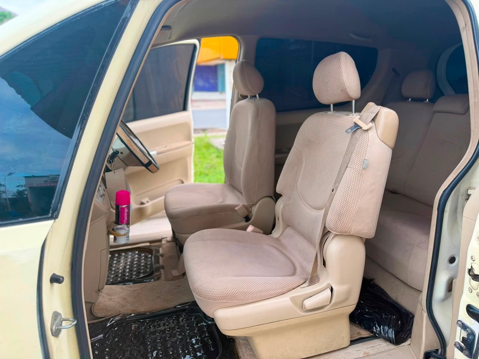 Magari Porte 2005 lipo Dar es Salaam