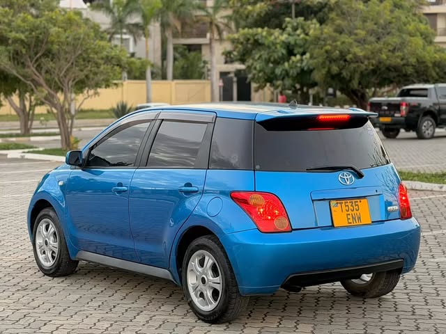 Magari Used Toyota IST 2002 Dar es Salaam Tanzania