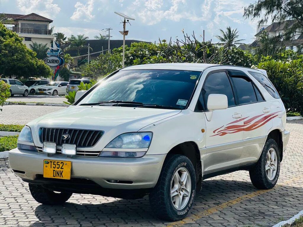 Toyota Harrier 2000 for Sale in Dar es Salaam