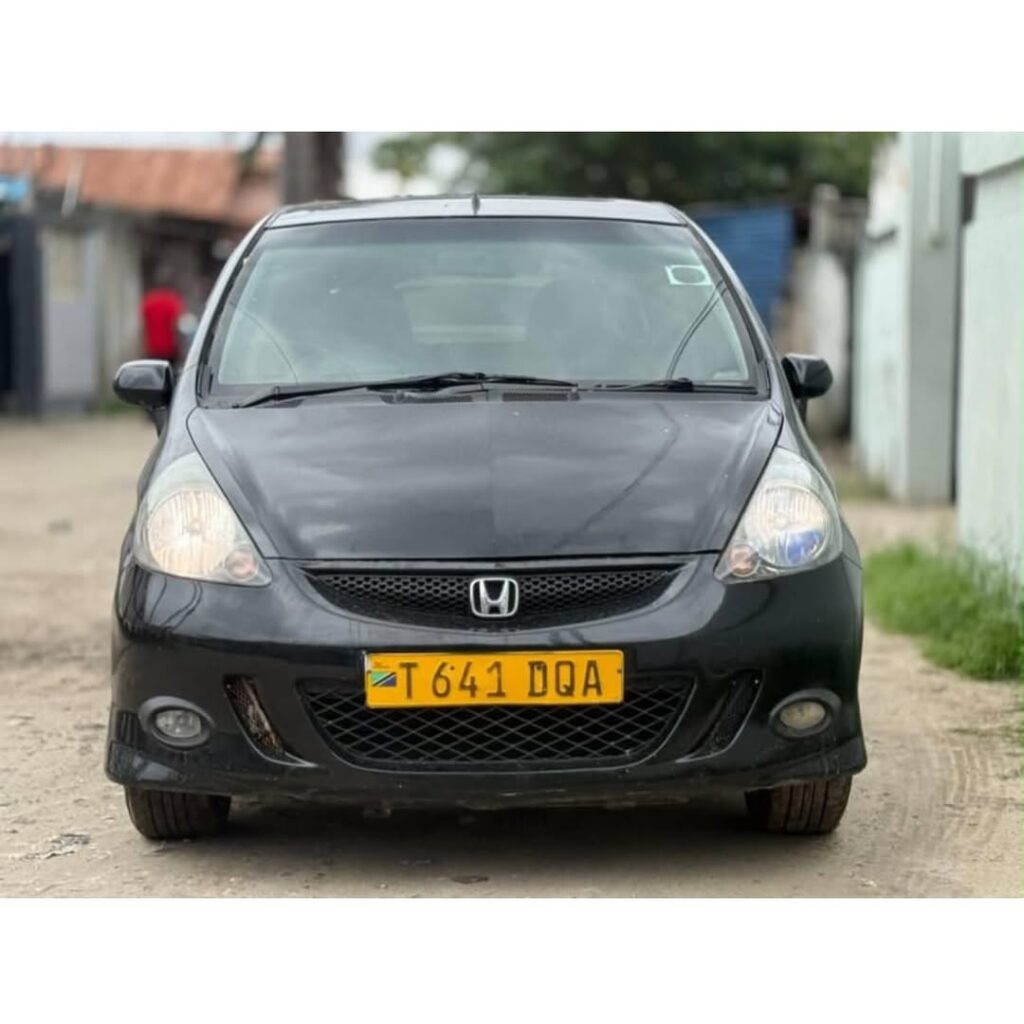 Honda Fit bei poa sokoni Dar es Salaam Tanzania