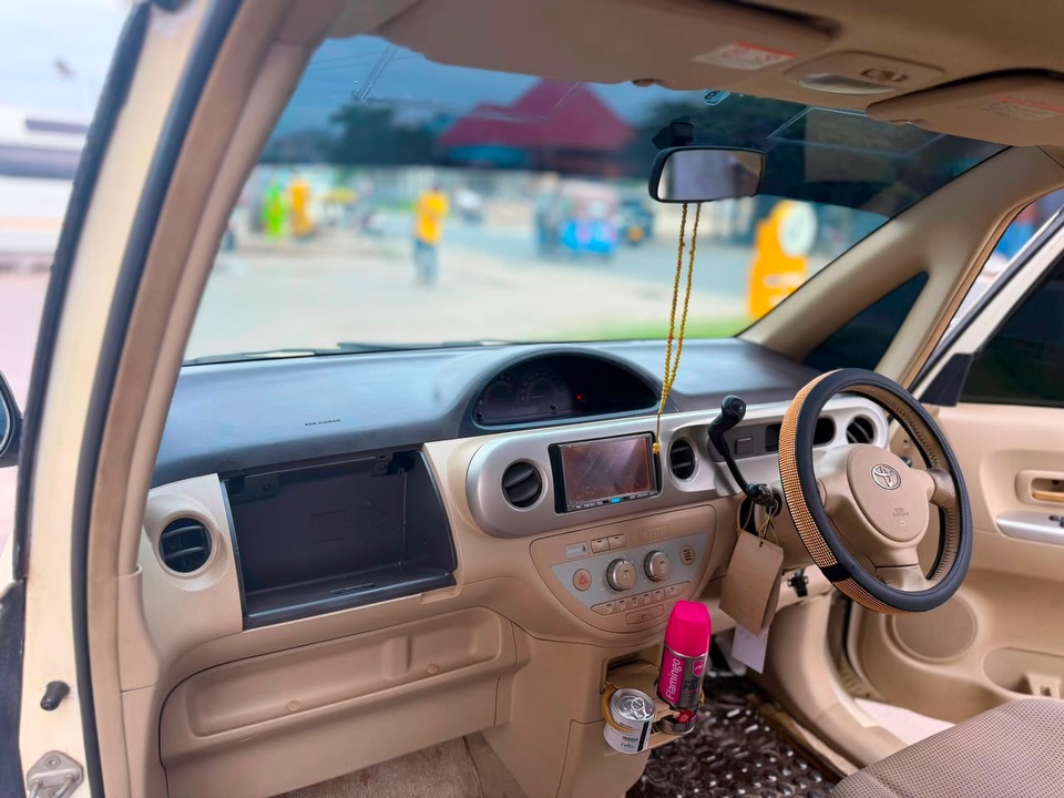 Toyota Porte bei poa sokoni Dar es Salaam Tanzania
