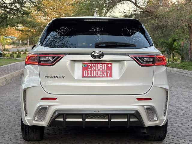 For Sale Toyota Harrier 2016 in Dar es Salaam