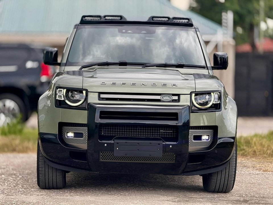 Magari Defender 2023 lipo Dar es Salaam