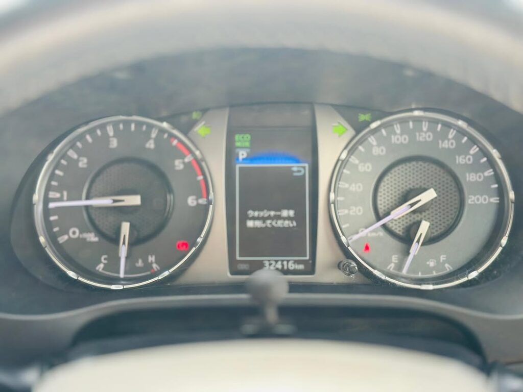 Toyota Hilux bei poa sokoni Dar es Salaam Tanzania