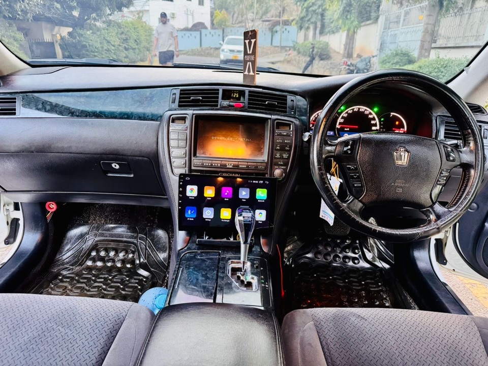 Toyota Crown 2006 Inauzwa Mwanza Tanzania