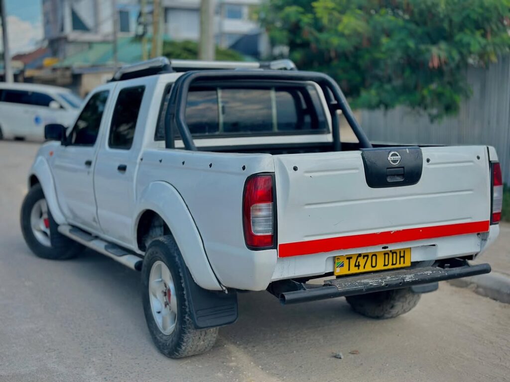 Bei ya Nissan Pickup 2005 Sokoni Dar es Salaam Tanzania