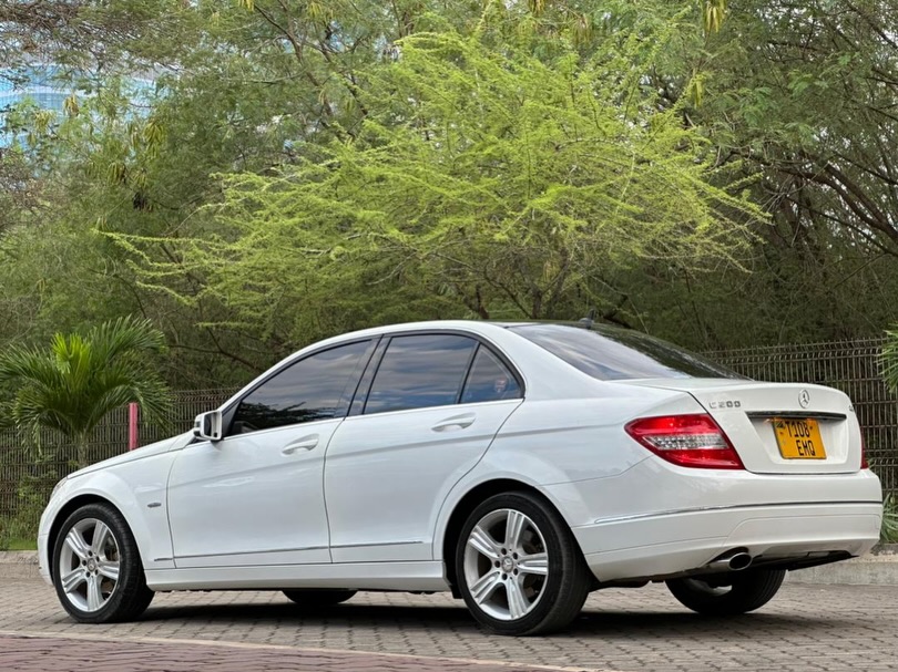 Magari Sokoni Benz C-Class ya Bei Poa 2010