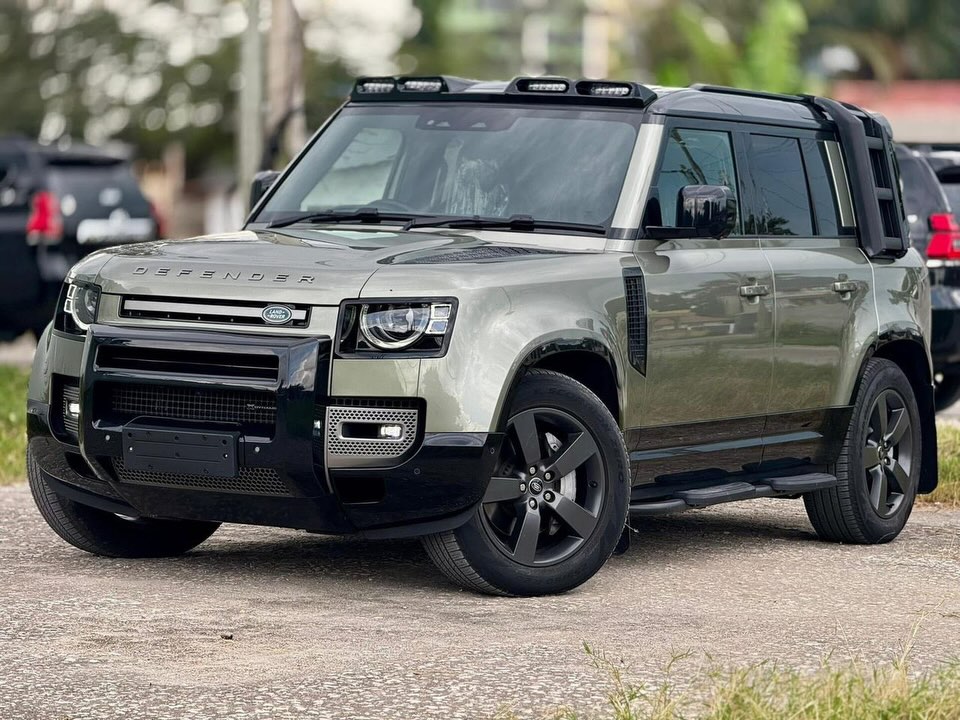Magari Sokoni Land Rover Defender ya Bei Poa 2023