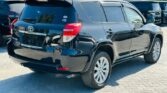 Toyota Vanguard bei poa sokoni Dar es Salaam Tanzania